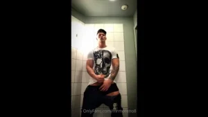Jerking Off In The Gym Bathroom And Spraying A Huge Load – Jhorman Moreno (Mrmoreno8)