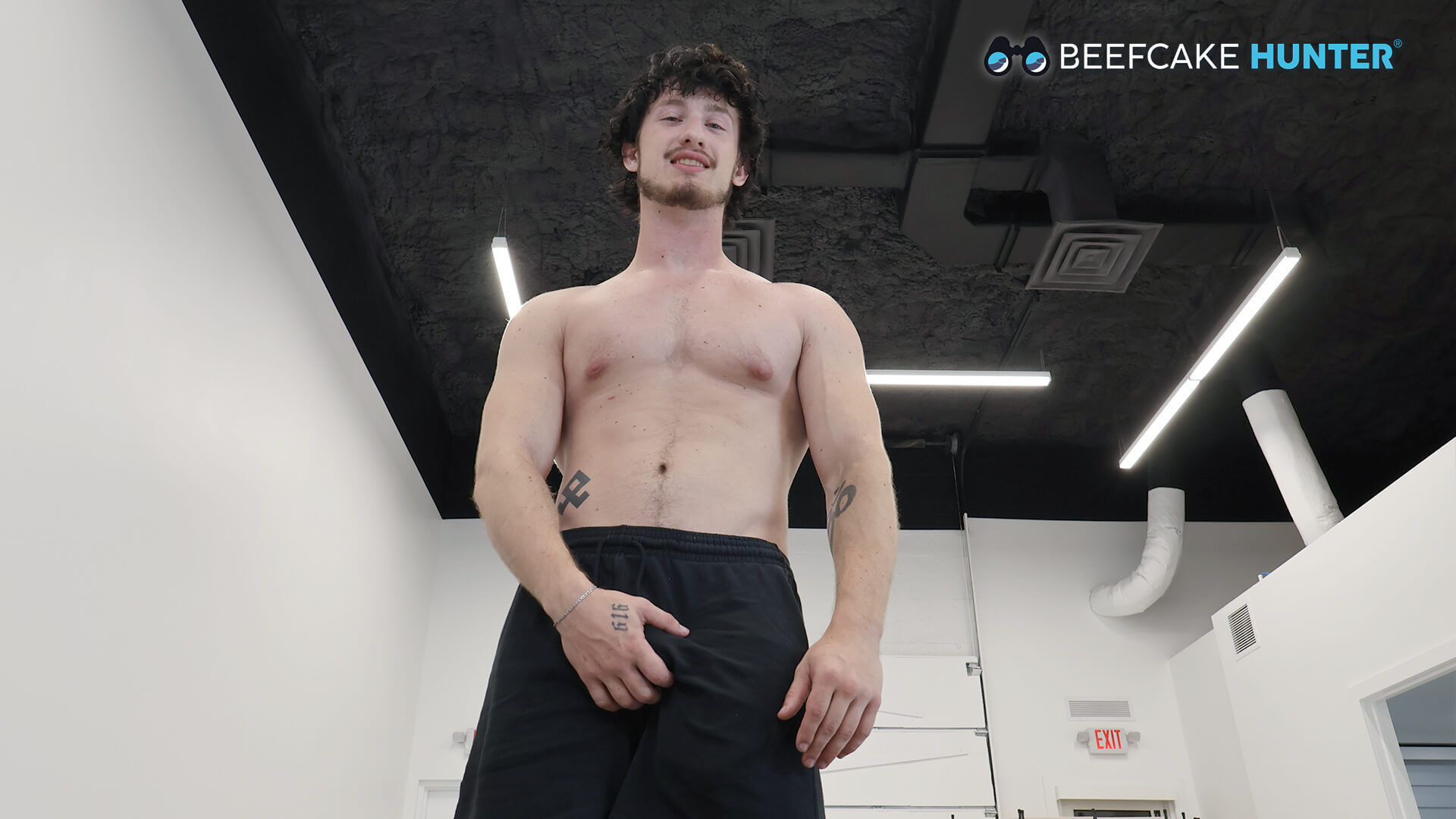Muscular Beefcake Walker Got Serviced